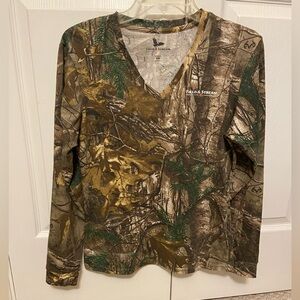 NWOT Field & Stream camouflage top size womens small, long sleeves